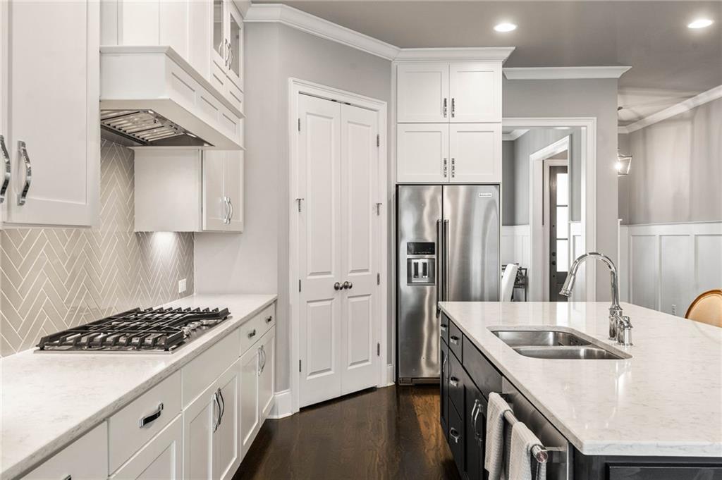 820 Novello Court NE