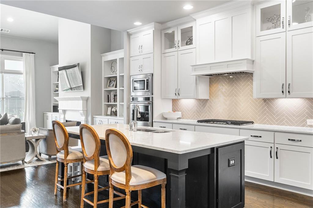 820 Novello Court NE