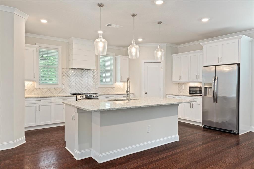 3236 Columbia Oaks Way