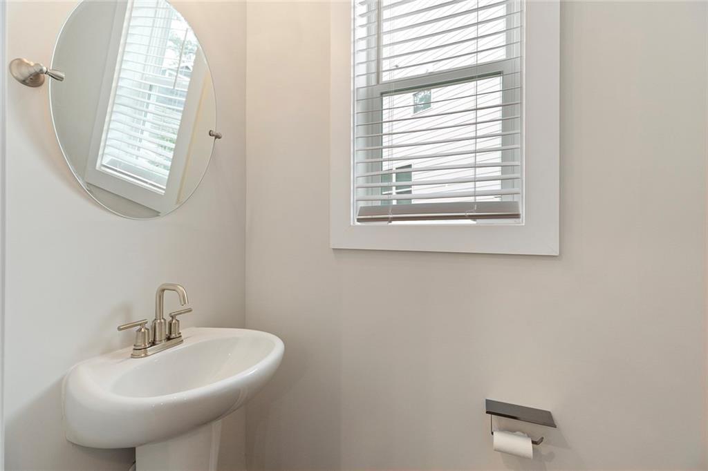 3236 Columbia Oaks Way