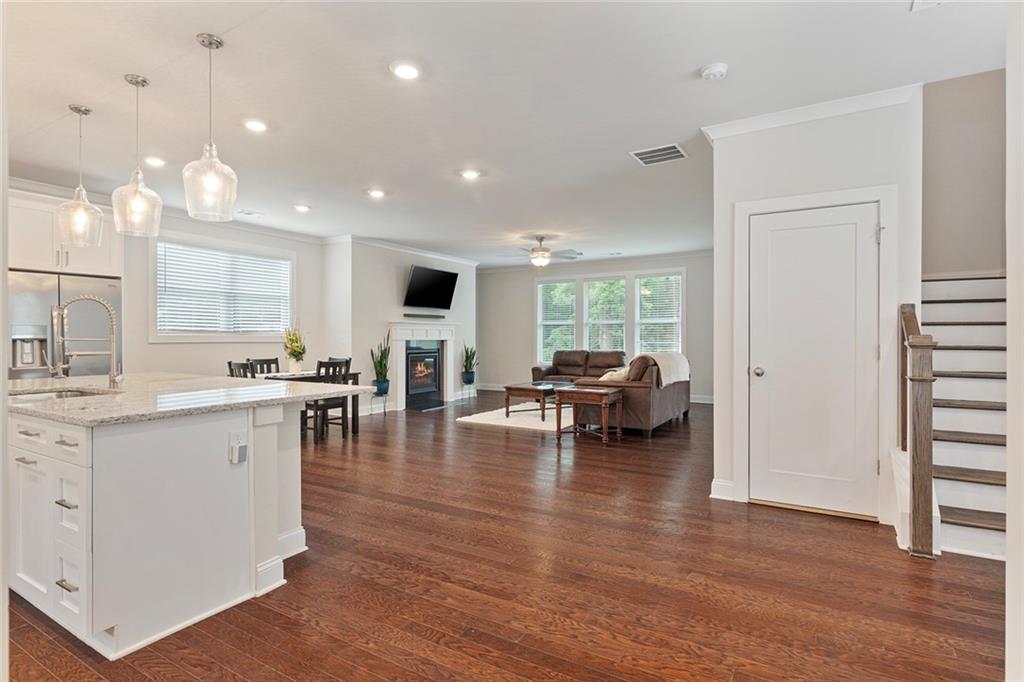 3236 Columbia Oaks Way