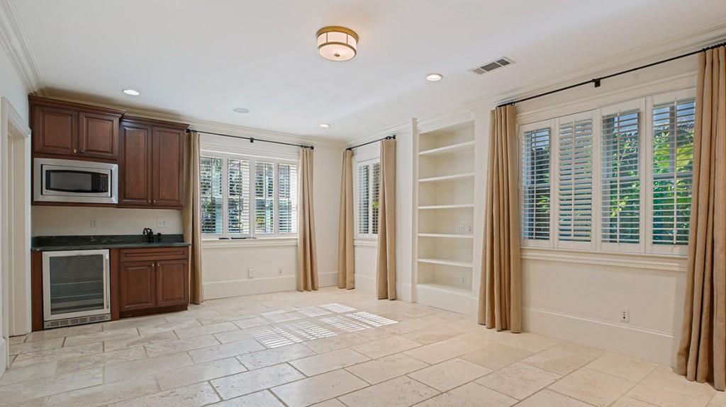 747 Greenwood Avenue NE