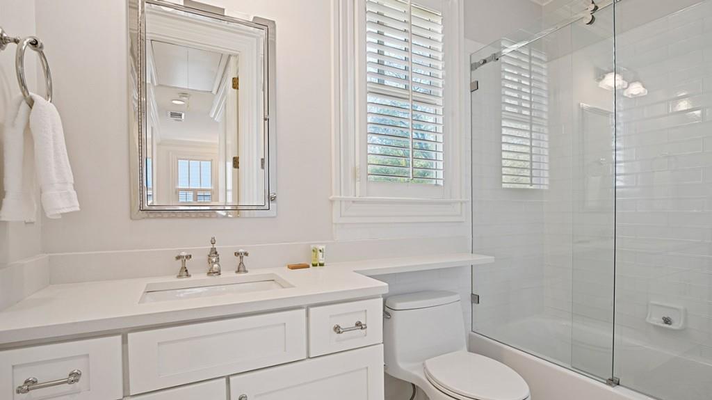 747 Greenwood Avenue NE