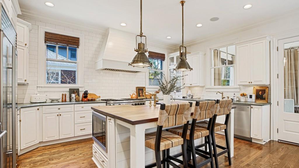 747 Greenwood Avenue NE