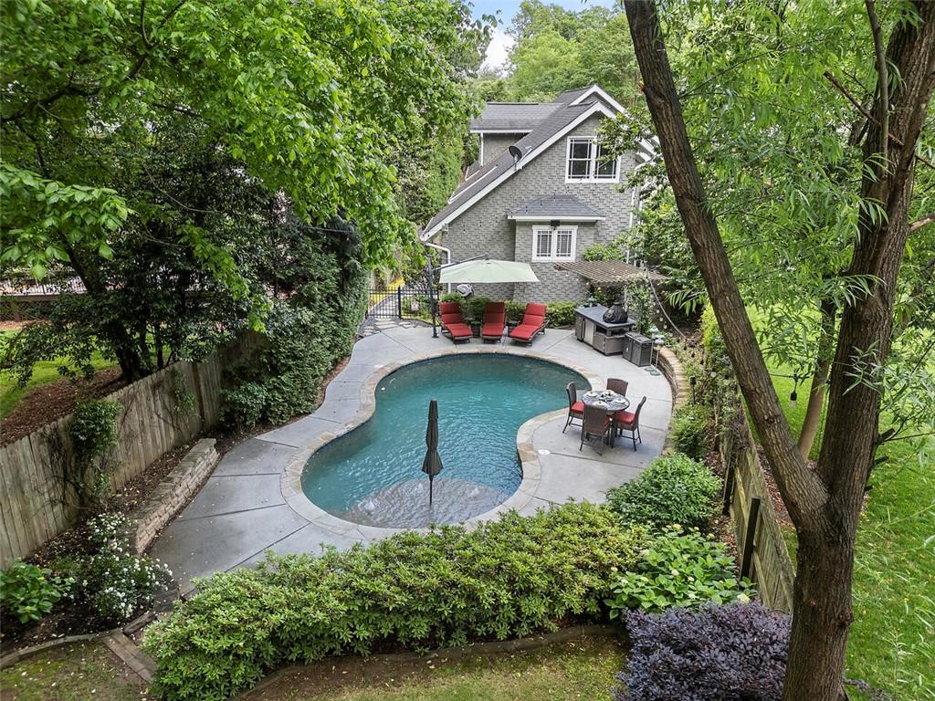 1910 Windemere Drive NE