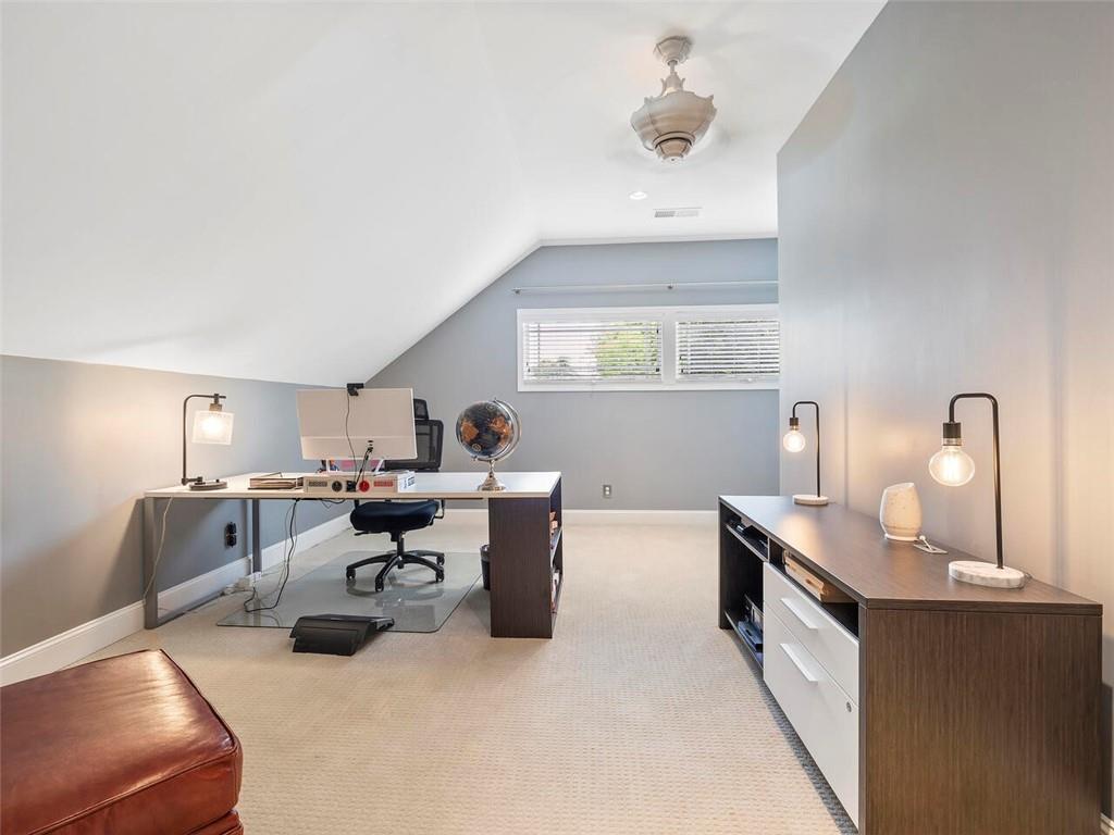 1910 Windemere Drive NE