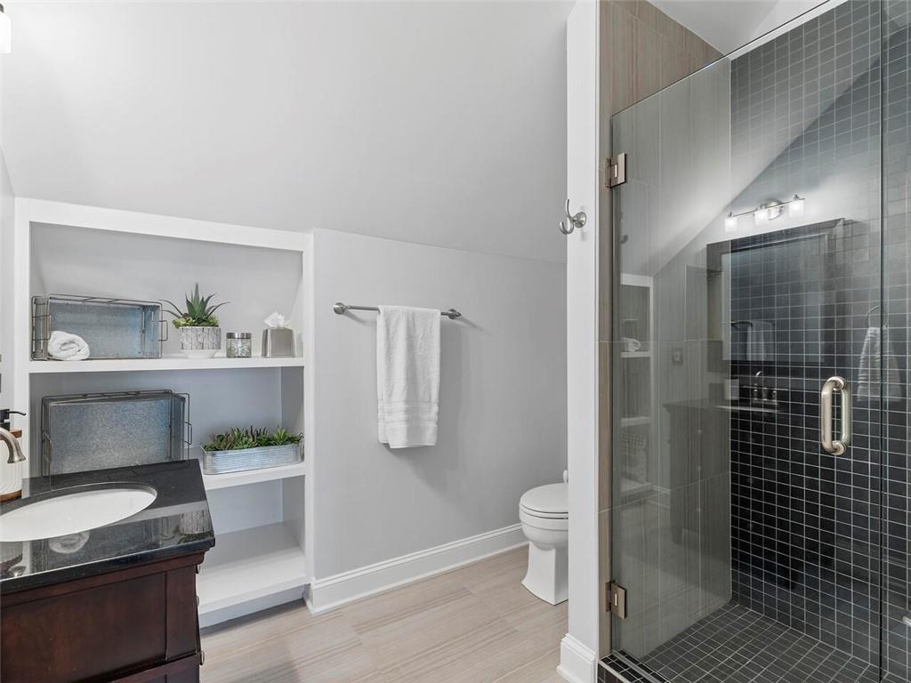 1910 Windemere Drive NE