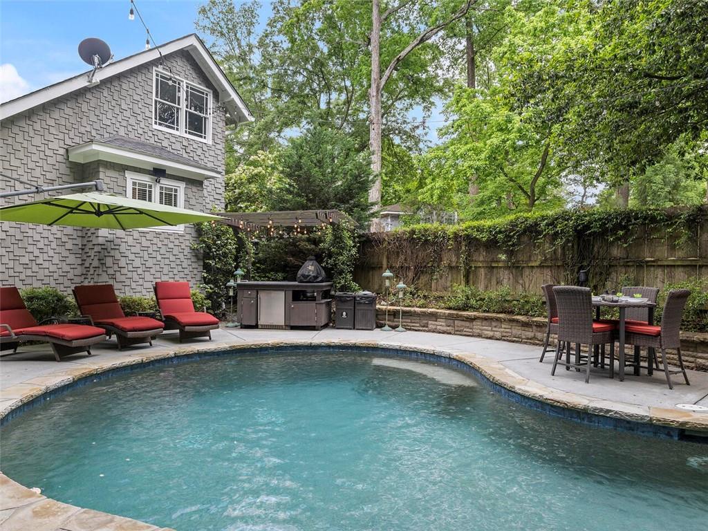 1910 Windemere Drive NE