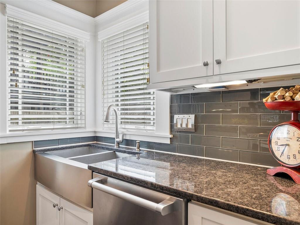 1910 Windemere Drive NE