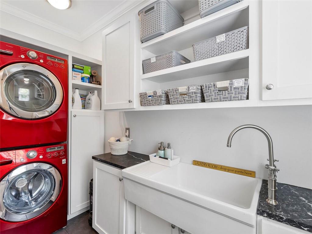 1910 Windemere Drive NE