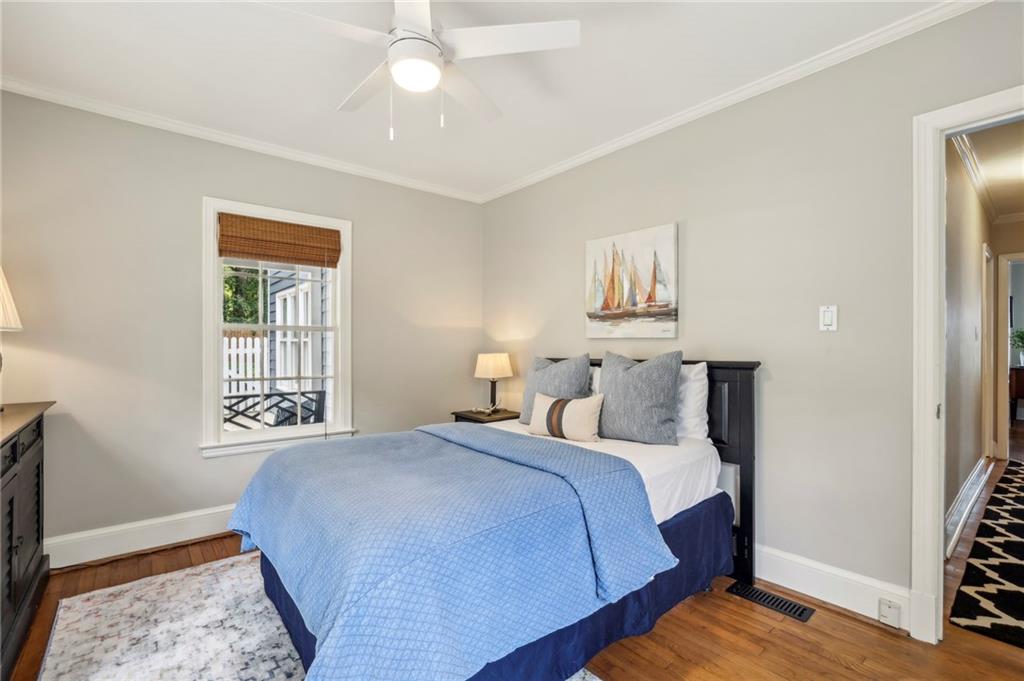 807 Longwood Drive NW