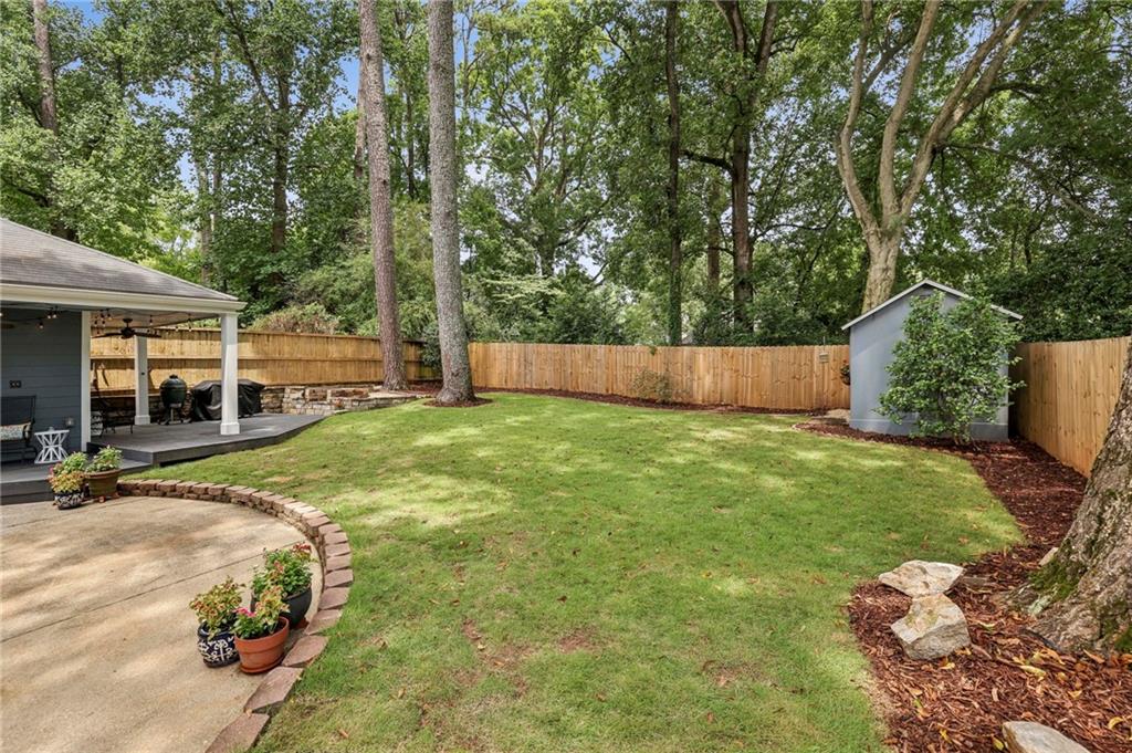 807 Longwood Drive NW