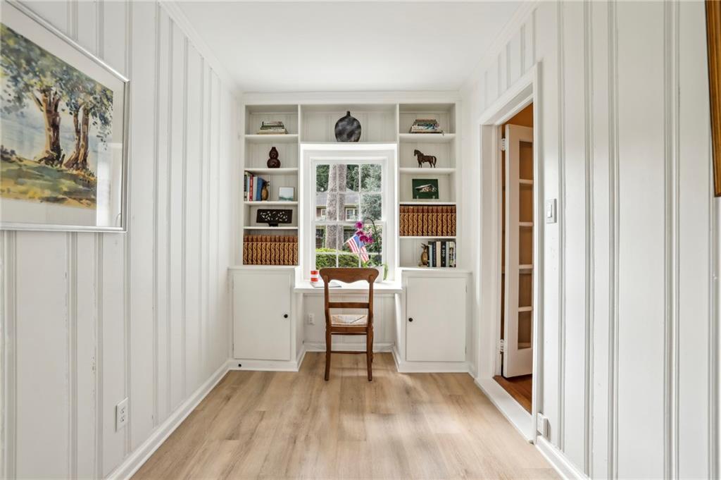 807 Longwood Drive NW