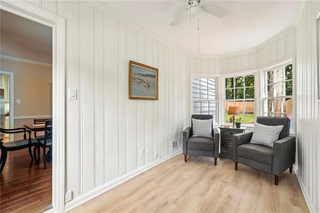 807 Longwood Drive NW