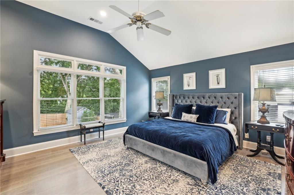 807 Longwood Drive NW