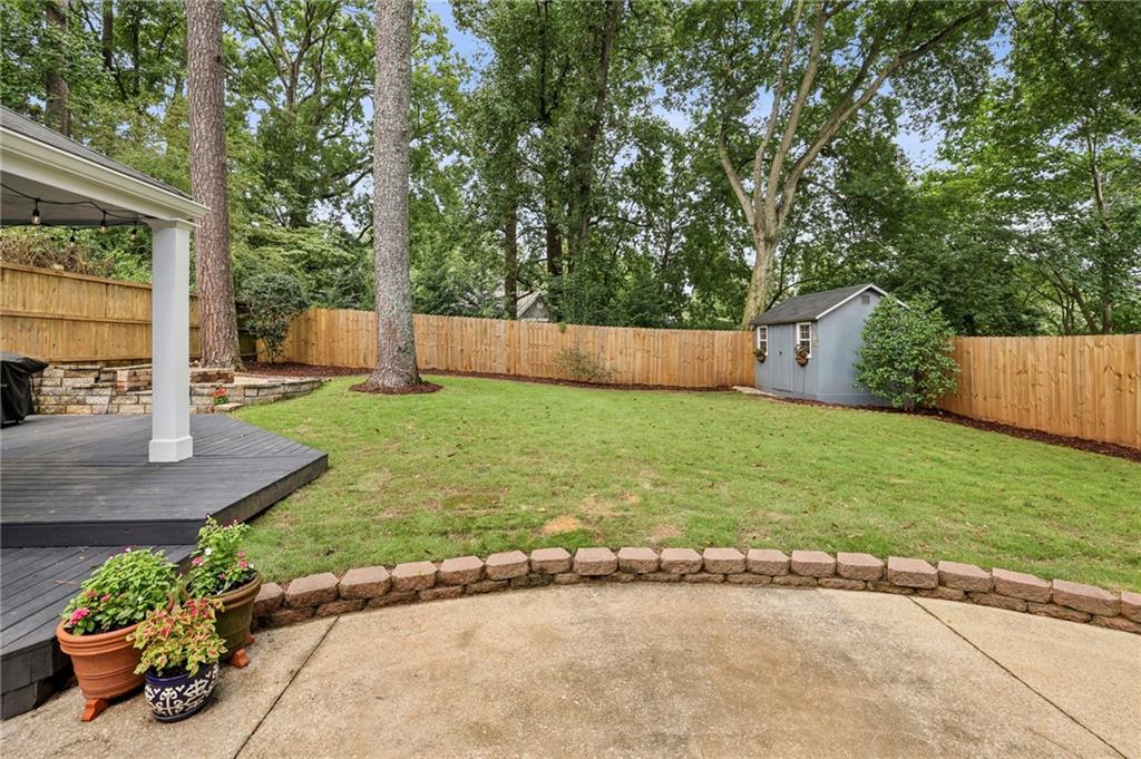 807 Longwood Drive NW