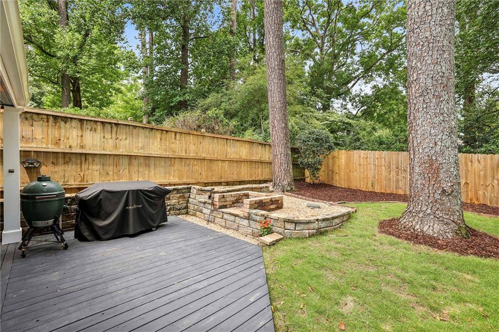 807 Longwood Drive NW