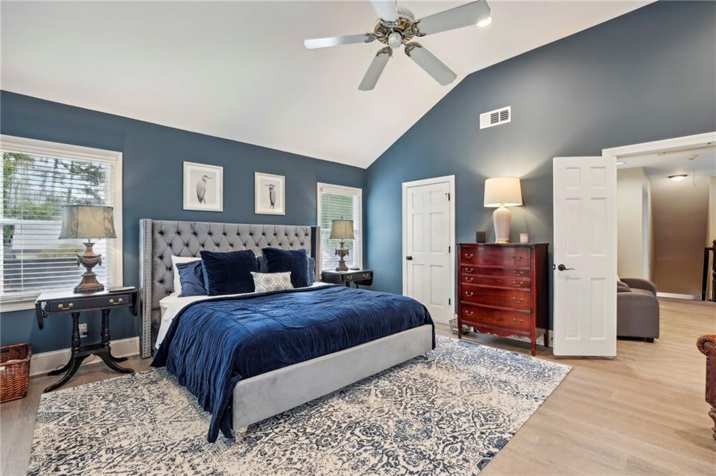 807 Longwood Drive NW