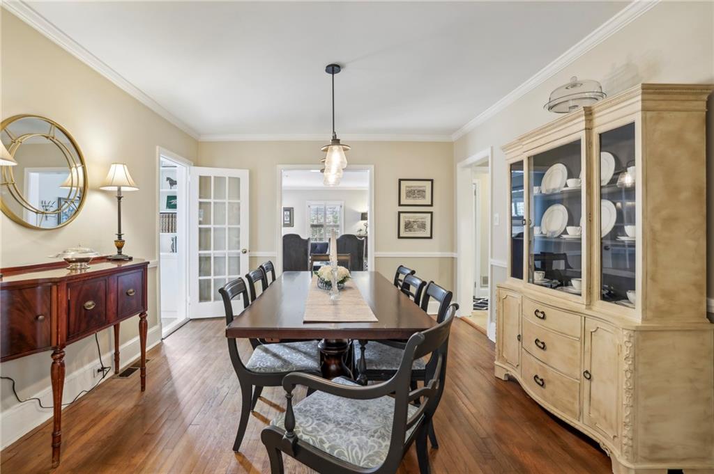 807 Longwood Drive NW