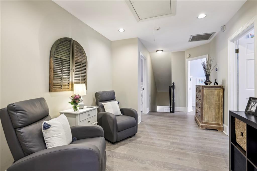 807 Longwood Drive NW