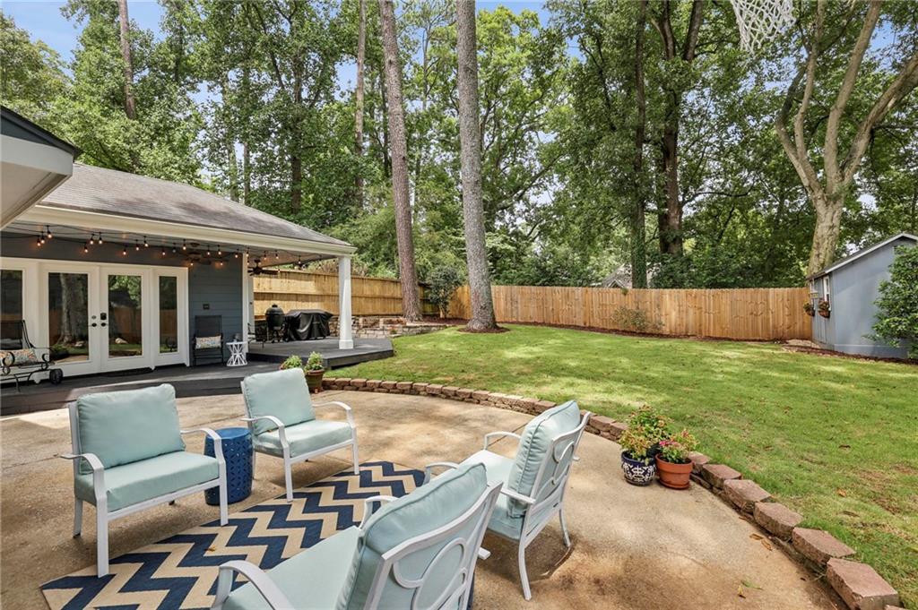 807 Longwood Drive NW