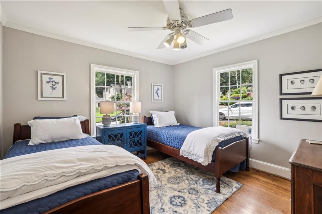 807 Longwood Drive NW