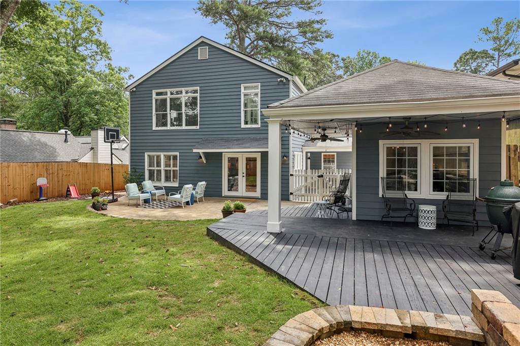 807 Longwood Drive NW