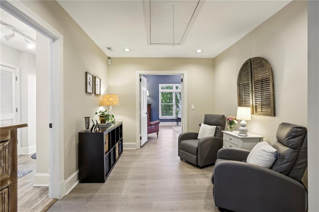 807 Longwood Drive NW