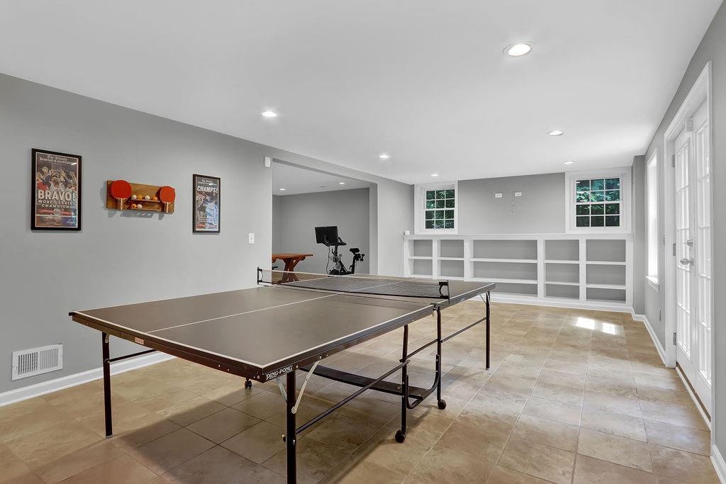 3767 Cliff Crest Drive SE