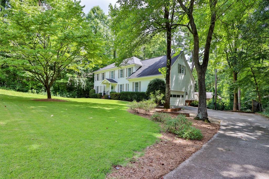 3767 Cliff Crest Drive SE