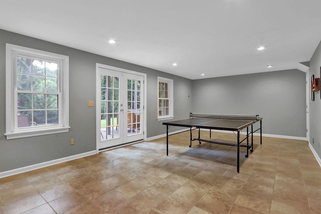 3767 Cliff Crest Drive SE