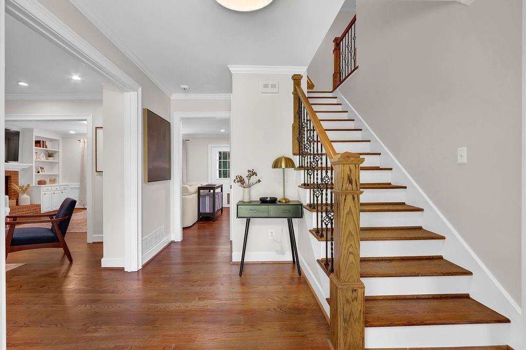 3767 Cliff Crest Drive SE