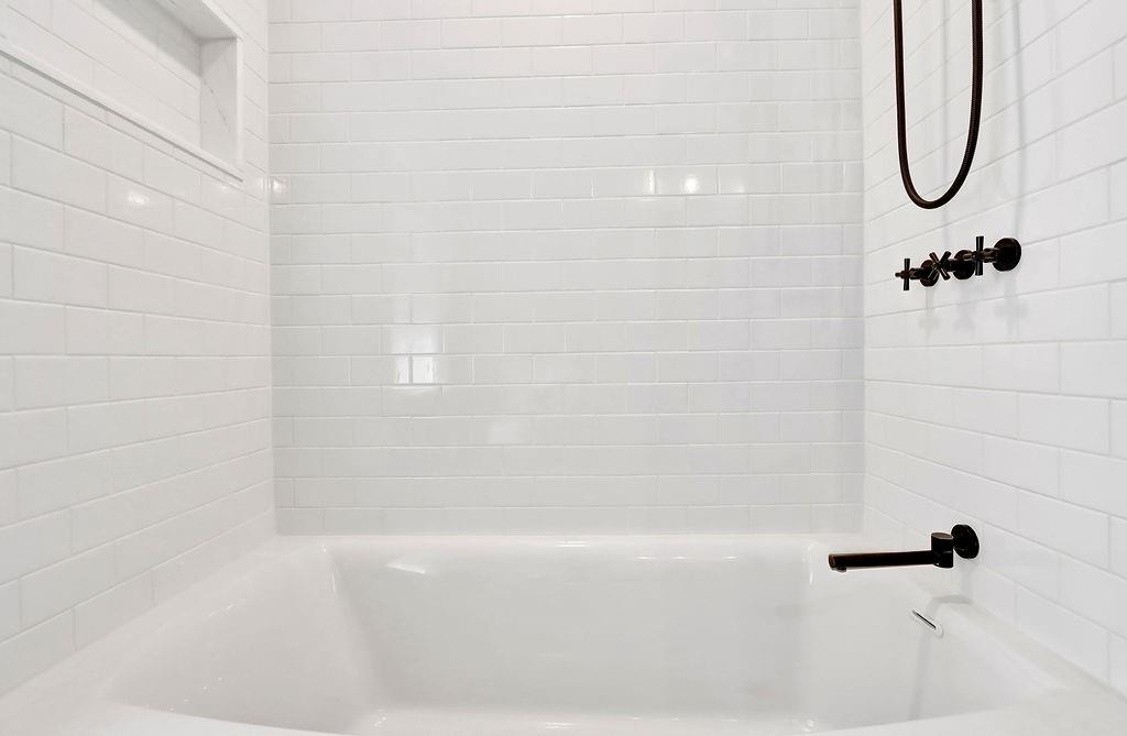 3767 Cliff Crest Drive SE