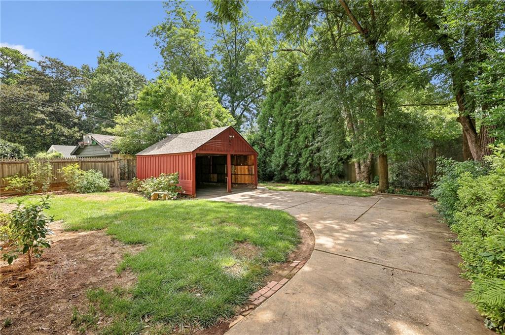 125 Huntington Road NE