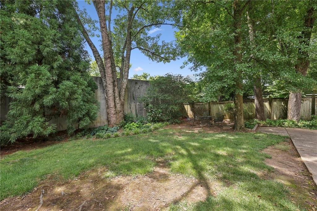 125 Huntington Road NE