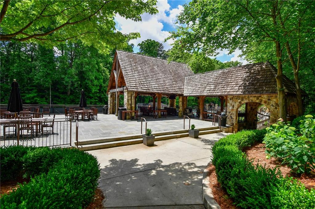 125 Huntington Road NE