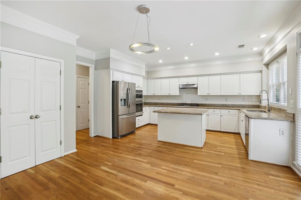 1985 Poppleford Lane