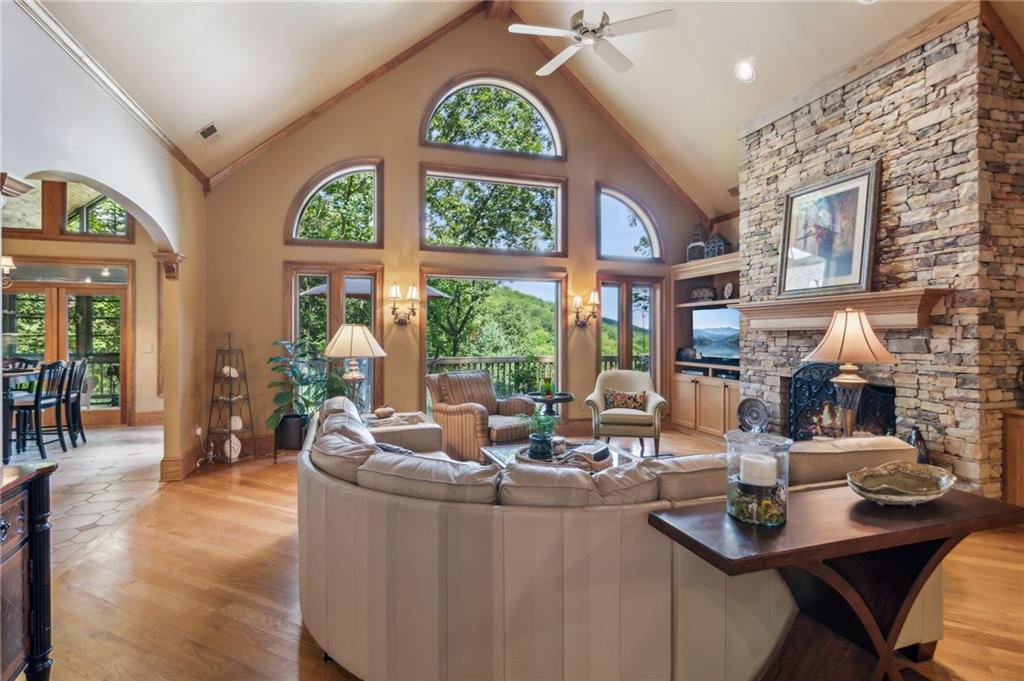 805 Wake Robin Drive