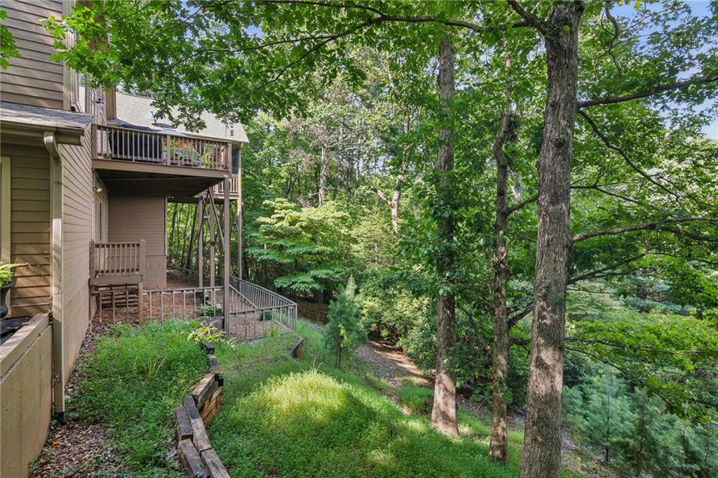 805 Wake Robin Drive