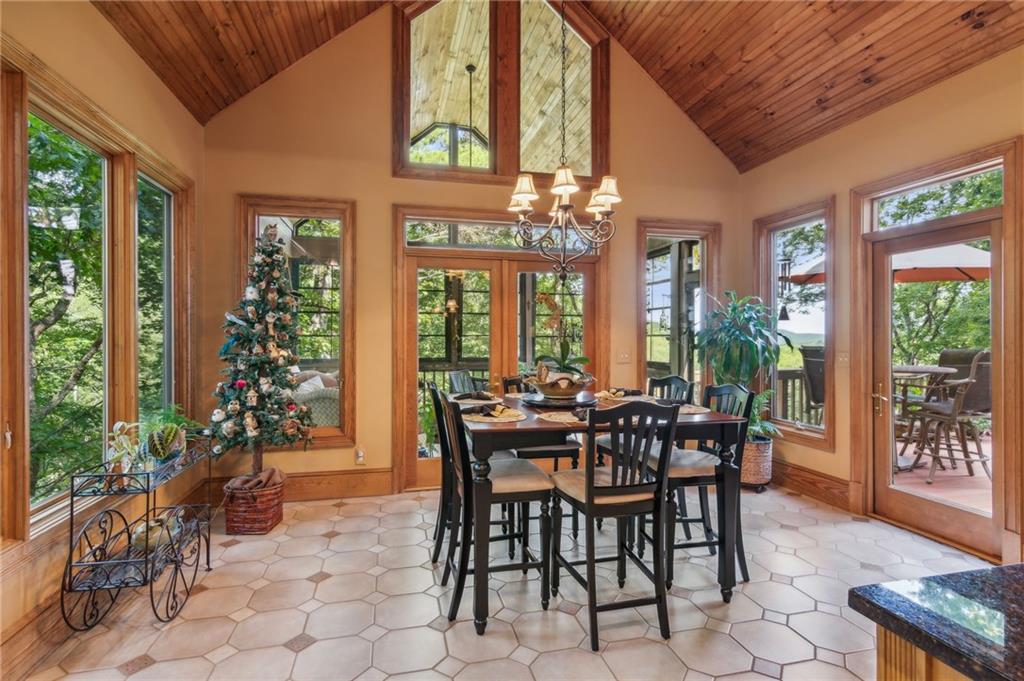 805 Wake Robin Drive