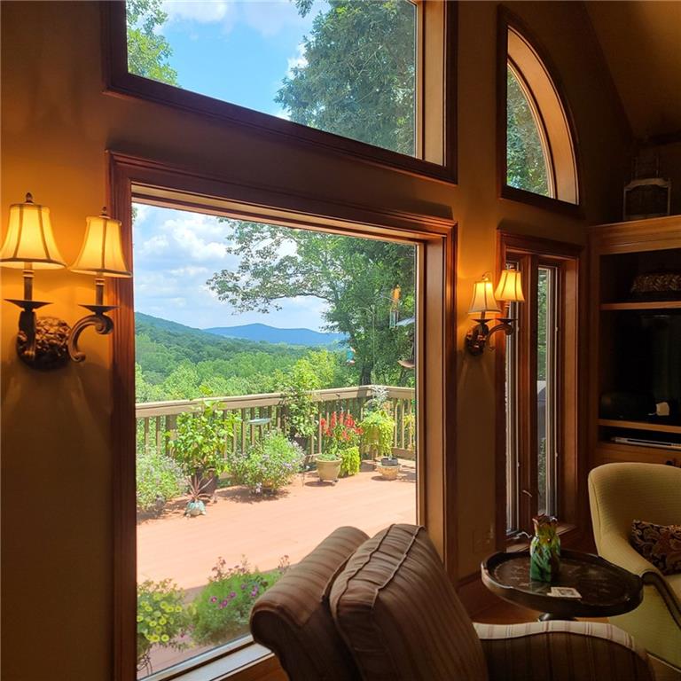 805 Wake Robin Drive