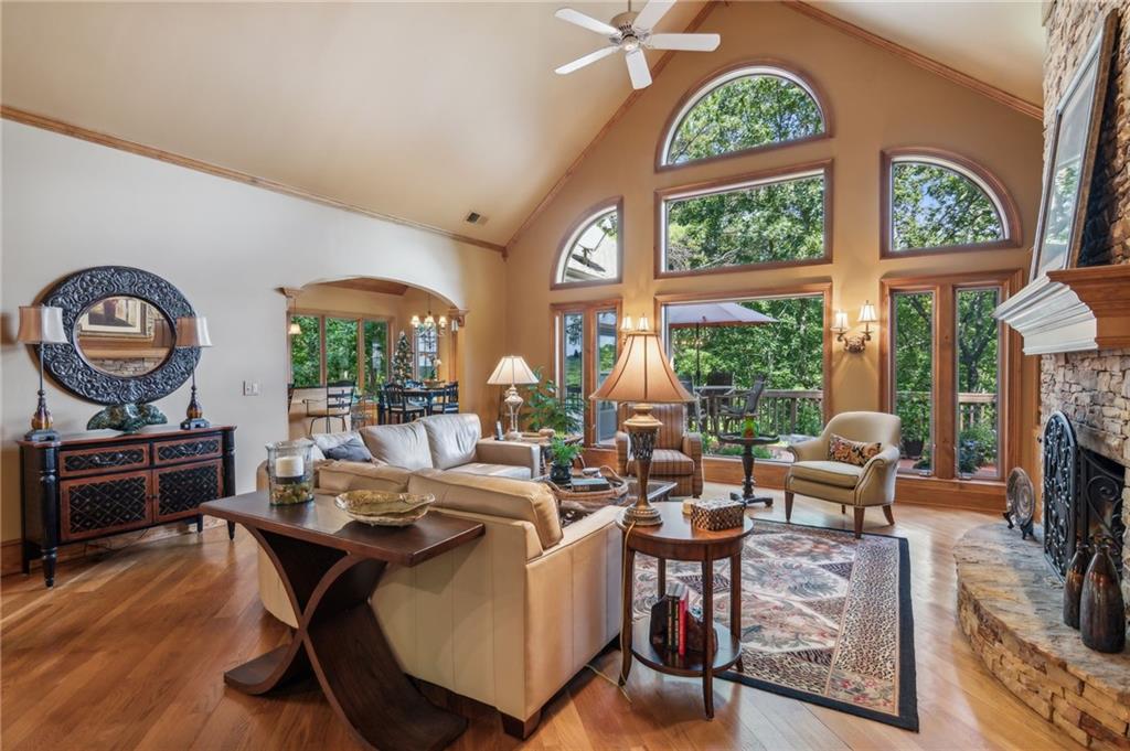 805 Wake Robin Drive