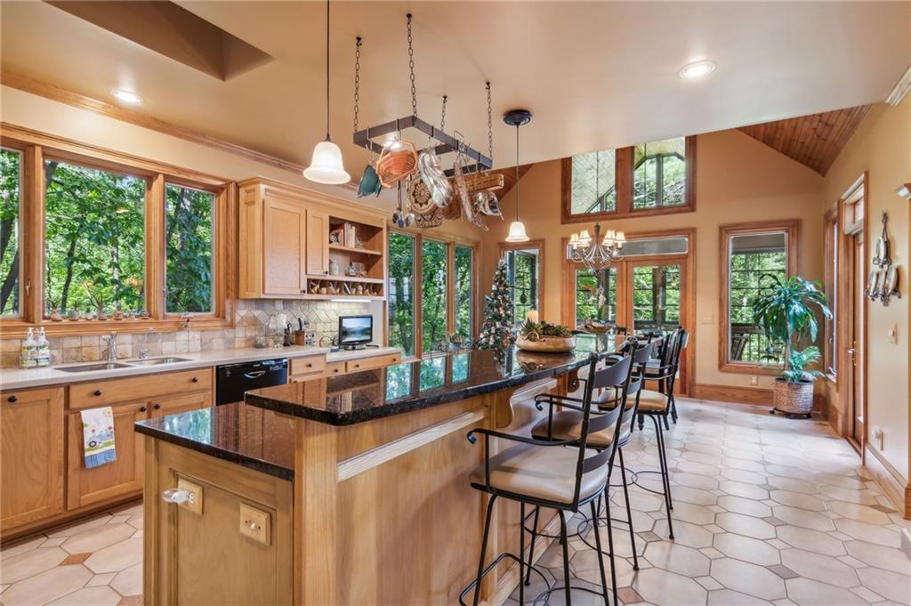 805 Wake Robin Drive