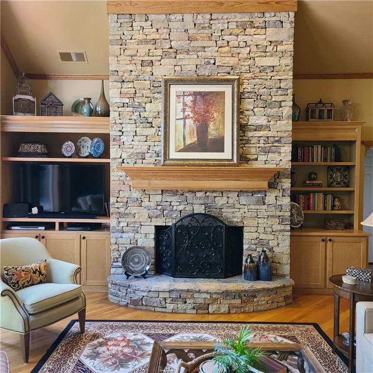 805 Wake Robin Drive