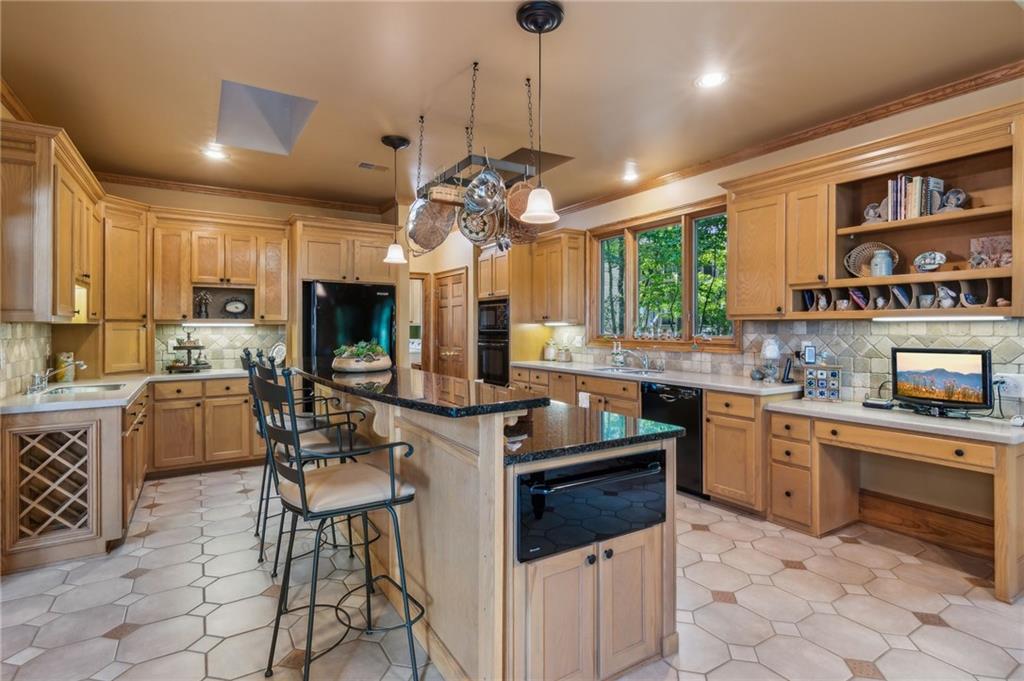 805 Wake Robin Drive