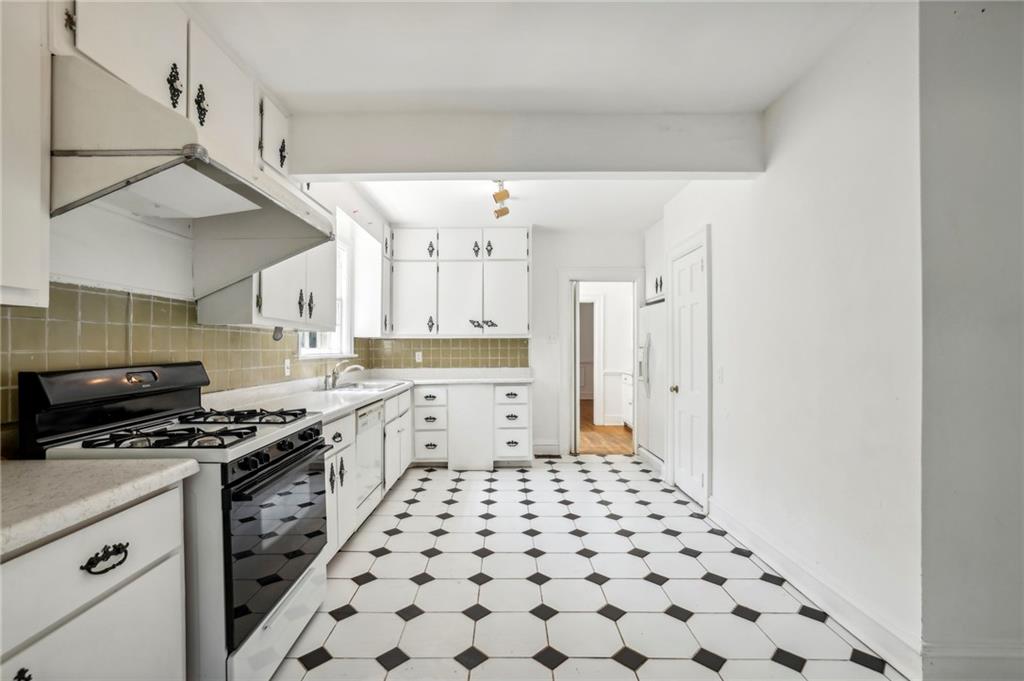 254 Alberta Drive NE