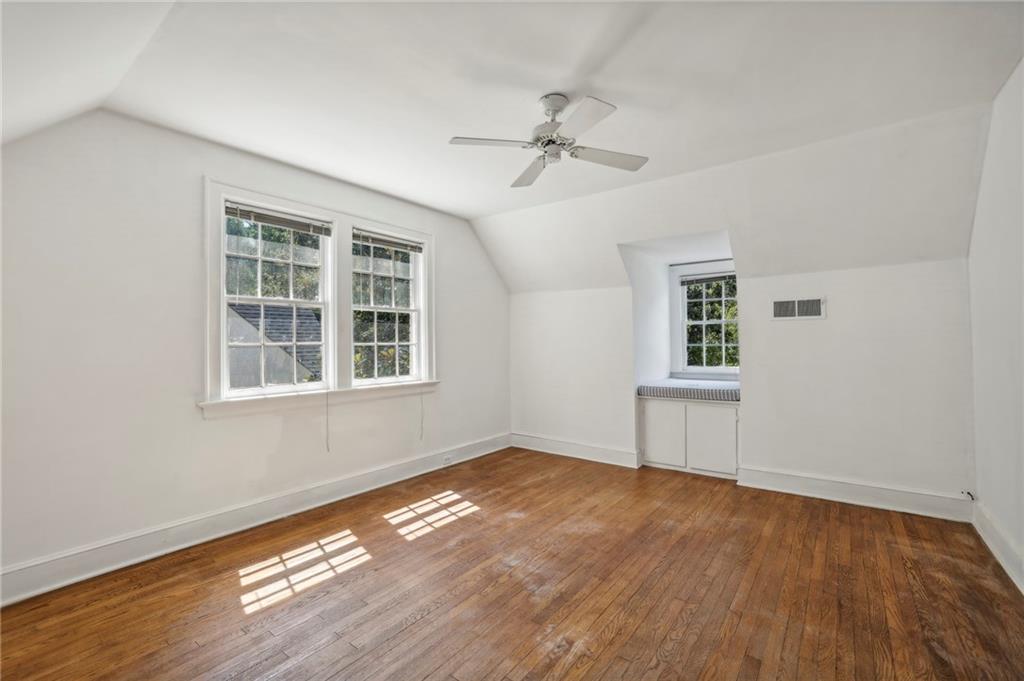 254 Alberta Drive NE