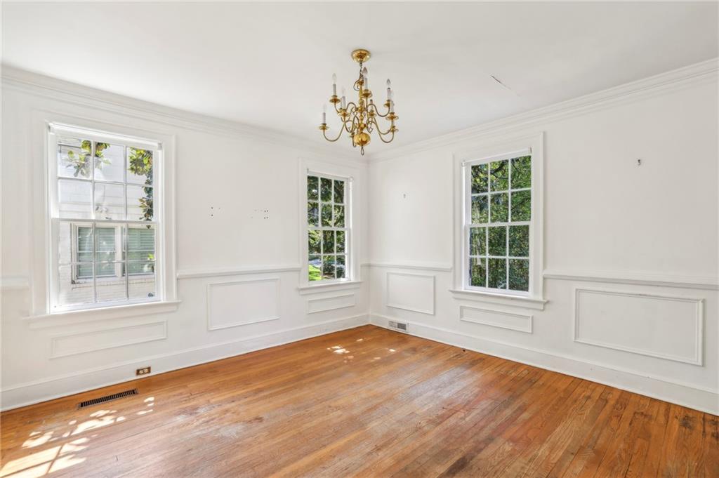 254 Alberta Drive NE