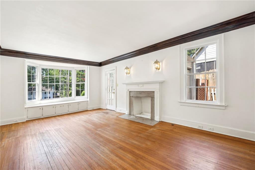 254 Alberta Drive NE