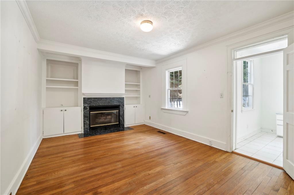 254 Alberta Drive NE